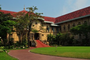 Vimanmenk Mansion